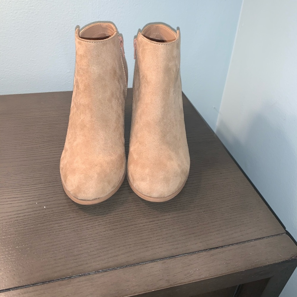 Old navy tan/ beige bootie heels